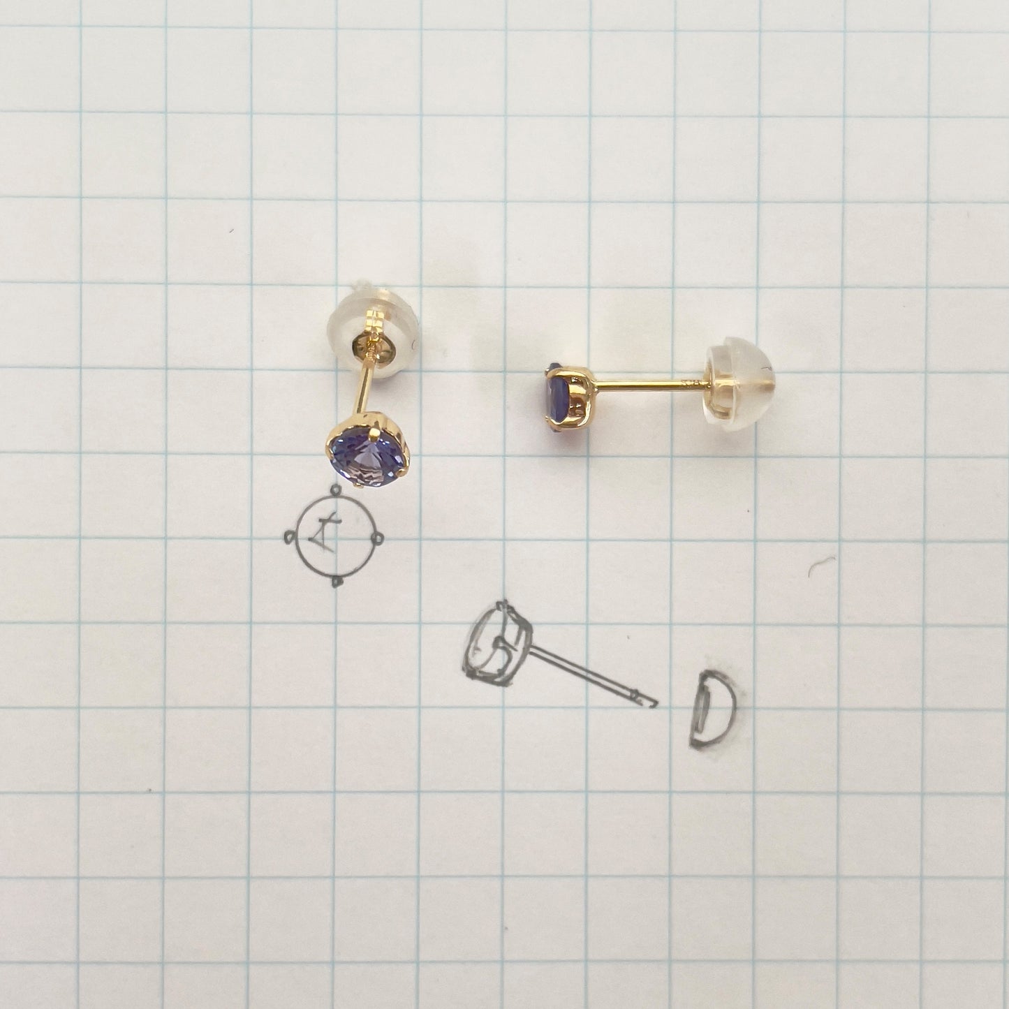 タンザナイト 　ラウンドカット　スタッドピアス　 K18YG