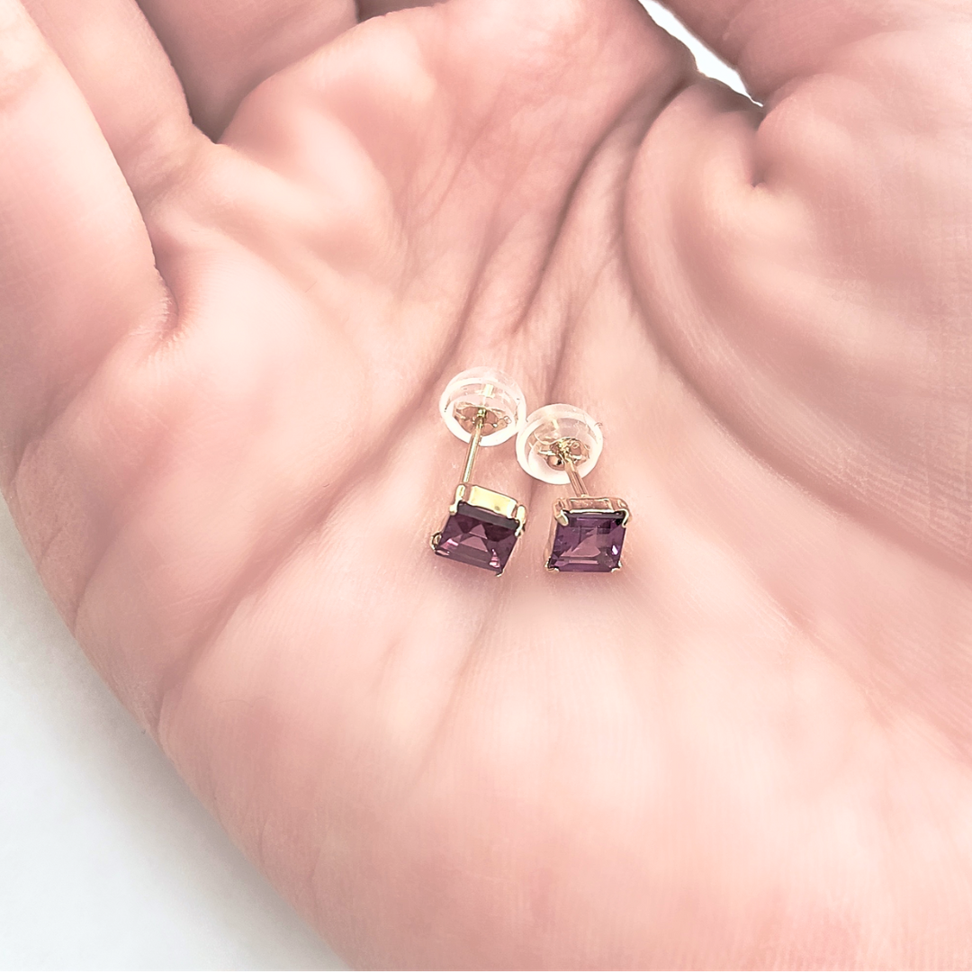 ロードライトガーネット　スクエアカット　スタッドピアス