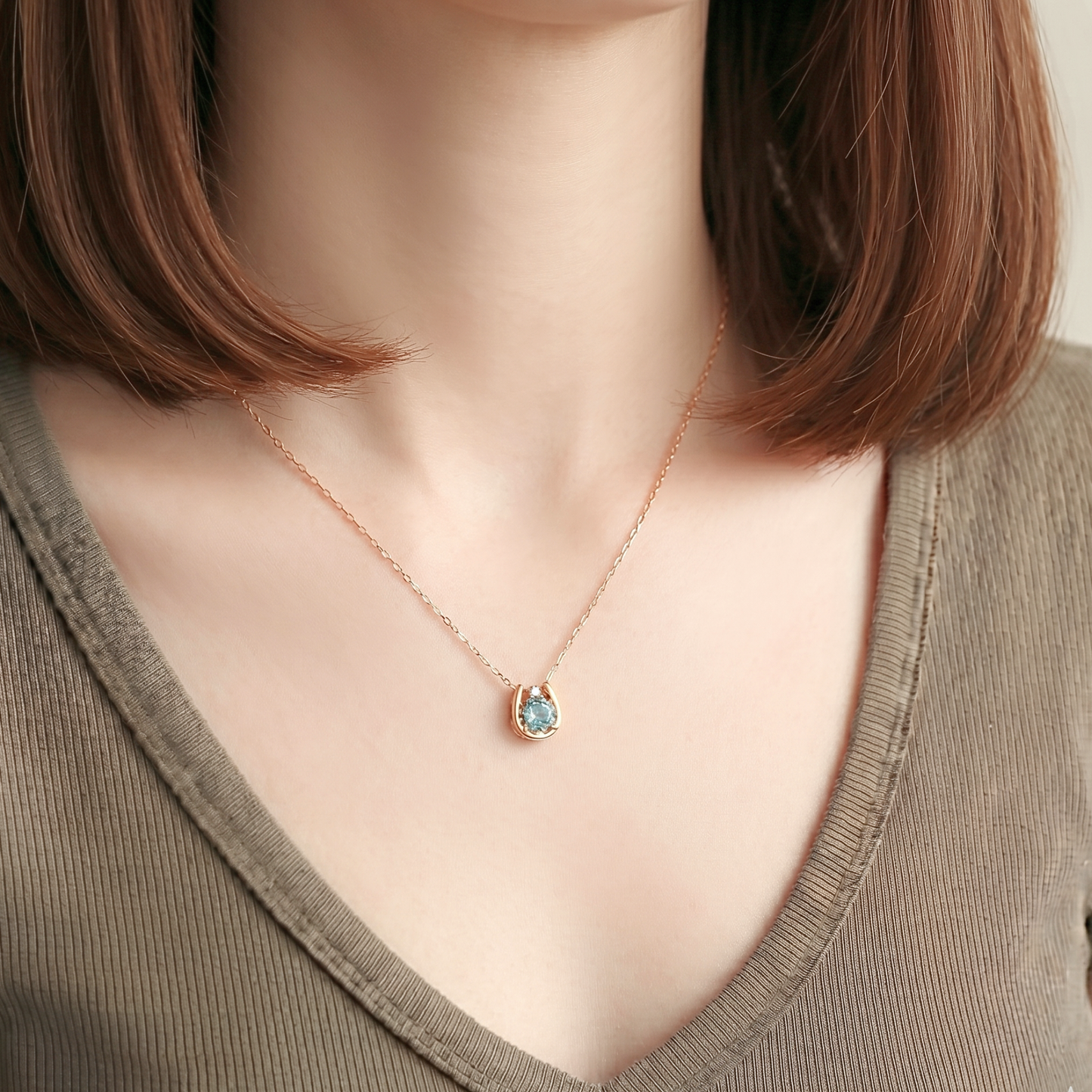 ブルートパーズ×ダイヤモンド0.01ct ホースシューネックレス K10YG