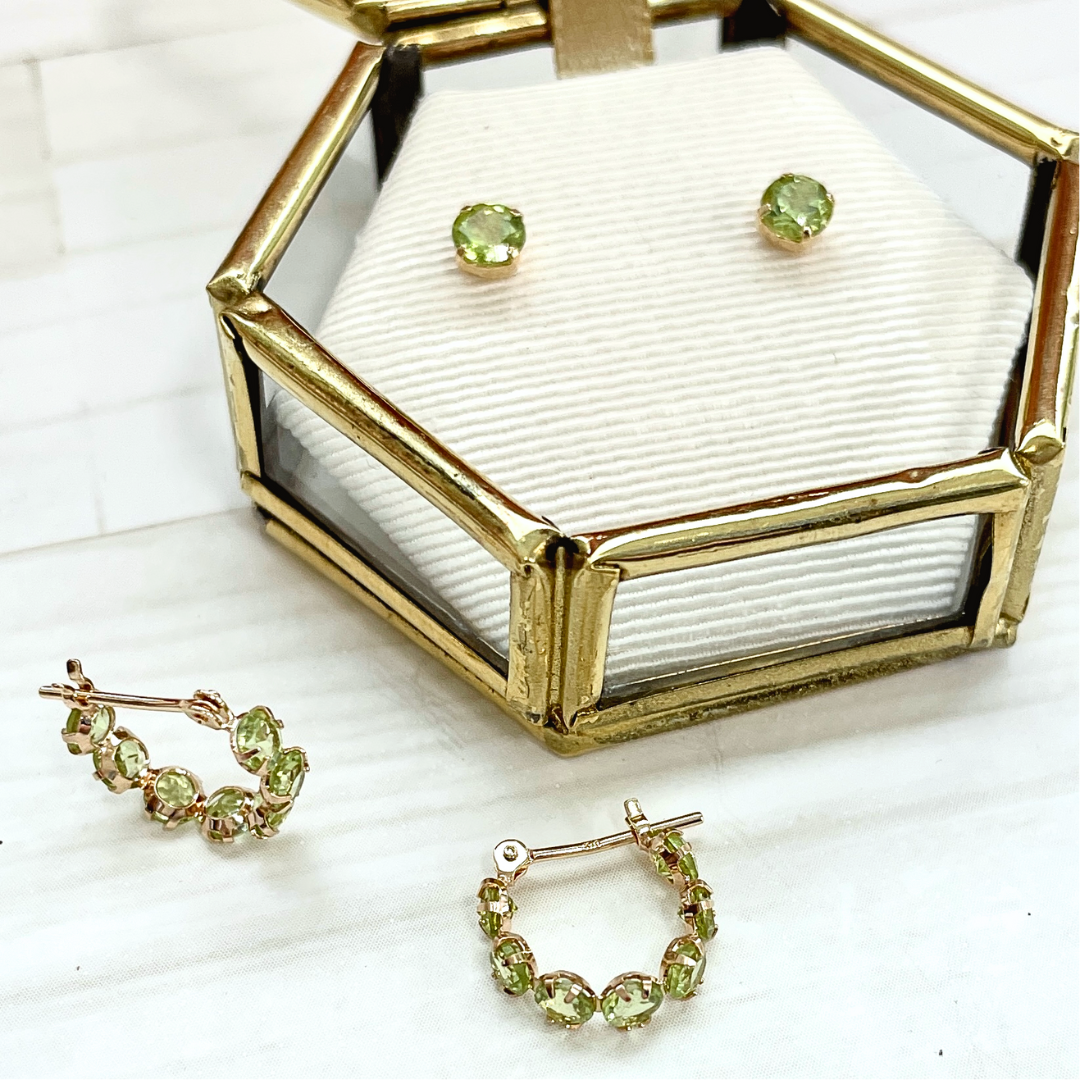 ペリドット 　ラウンドカット　スタッドピアス　 K18YG