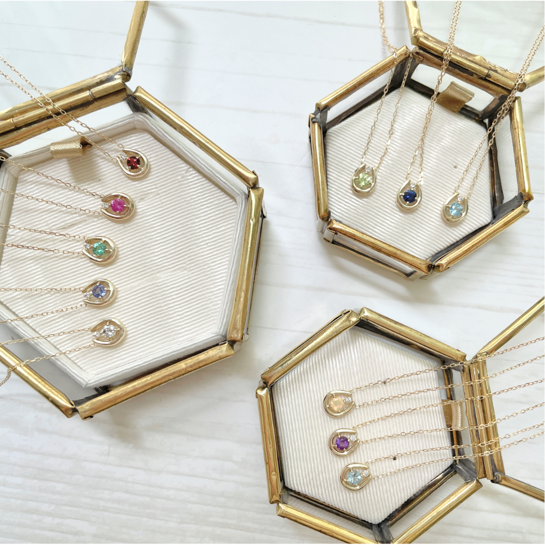 ガーネット×ダイヤモンド0.01ct ホースシューネックレス K10YG