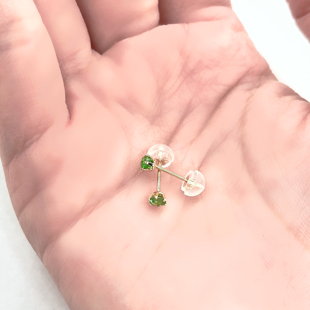 グリーンガーネット　ラウンドカット　スタッドピアス　K10YG