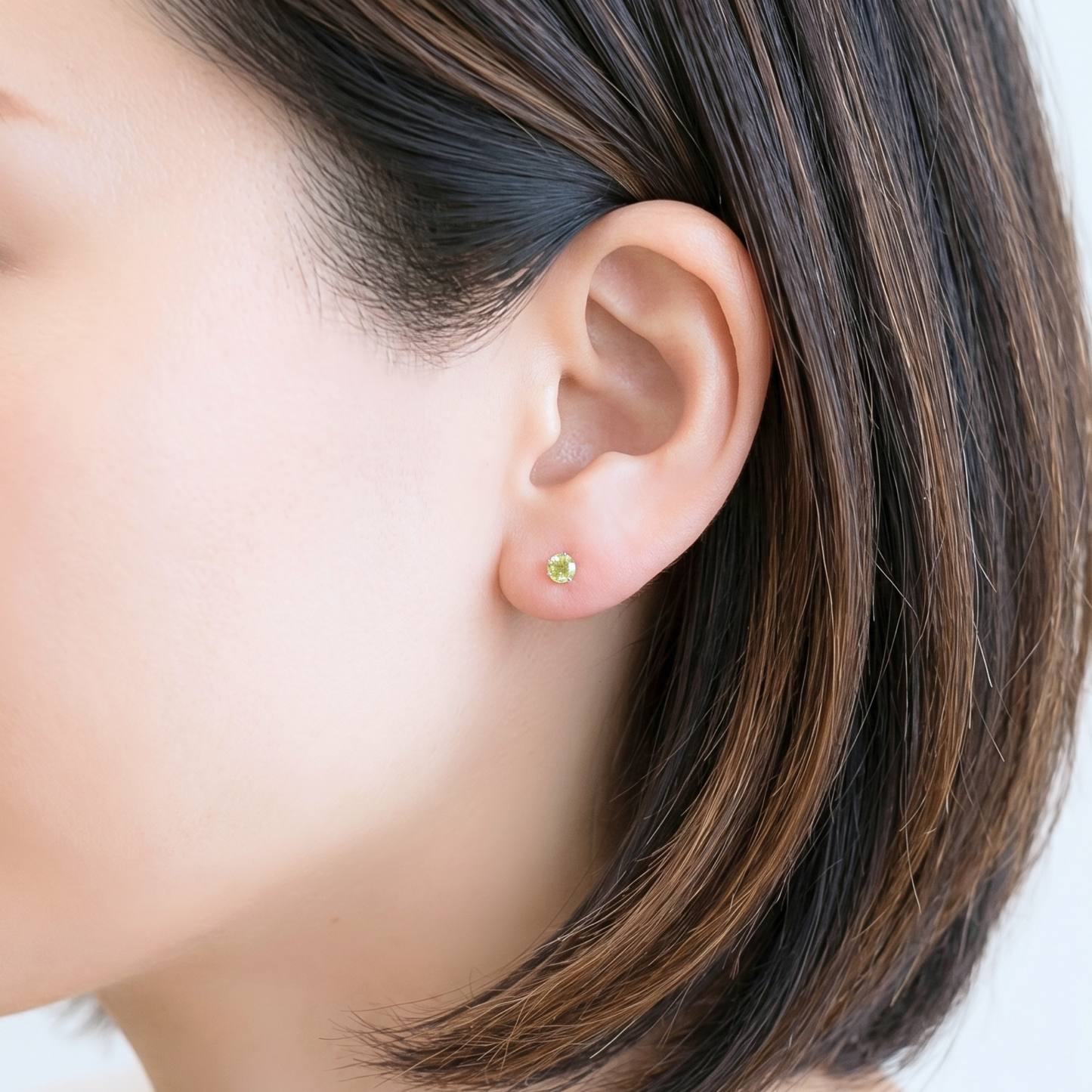 ペリドット 　ラウンドカット　スタッドピアス　 K18YG