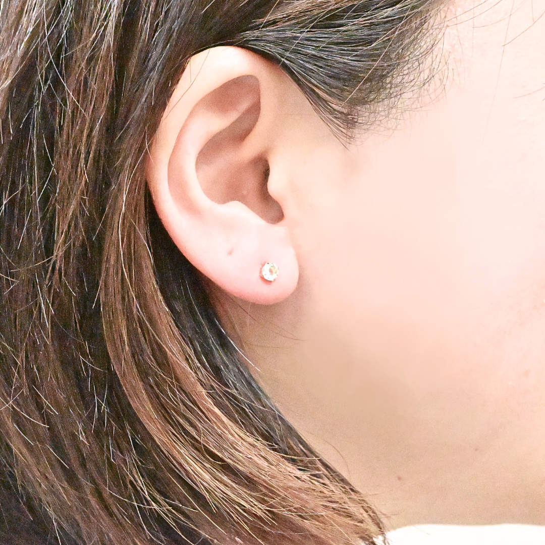 アクアマリン ラウンドカット　スタッドピアス K18YG