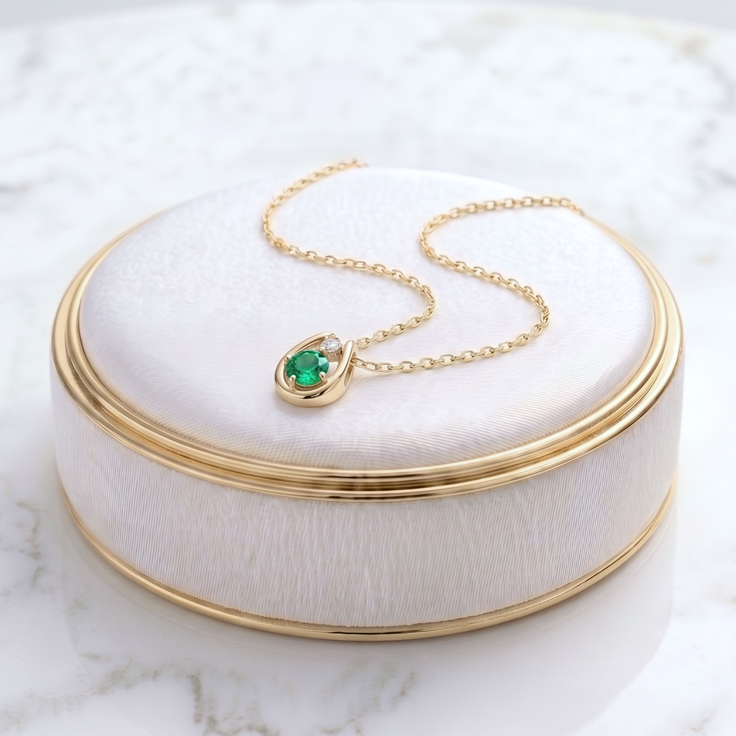 エメラルド×ダイヤモンド0.01ct ホースシューネックレス K10YG