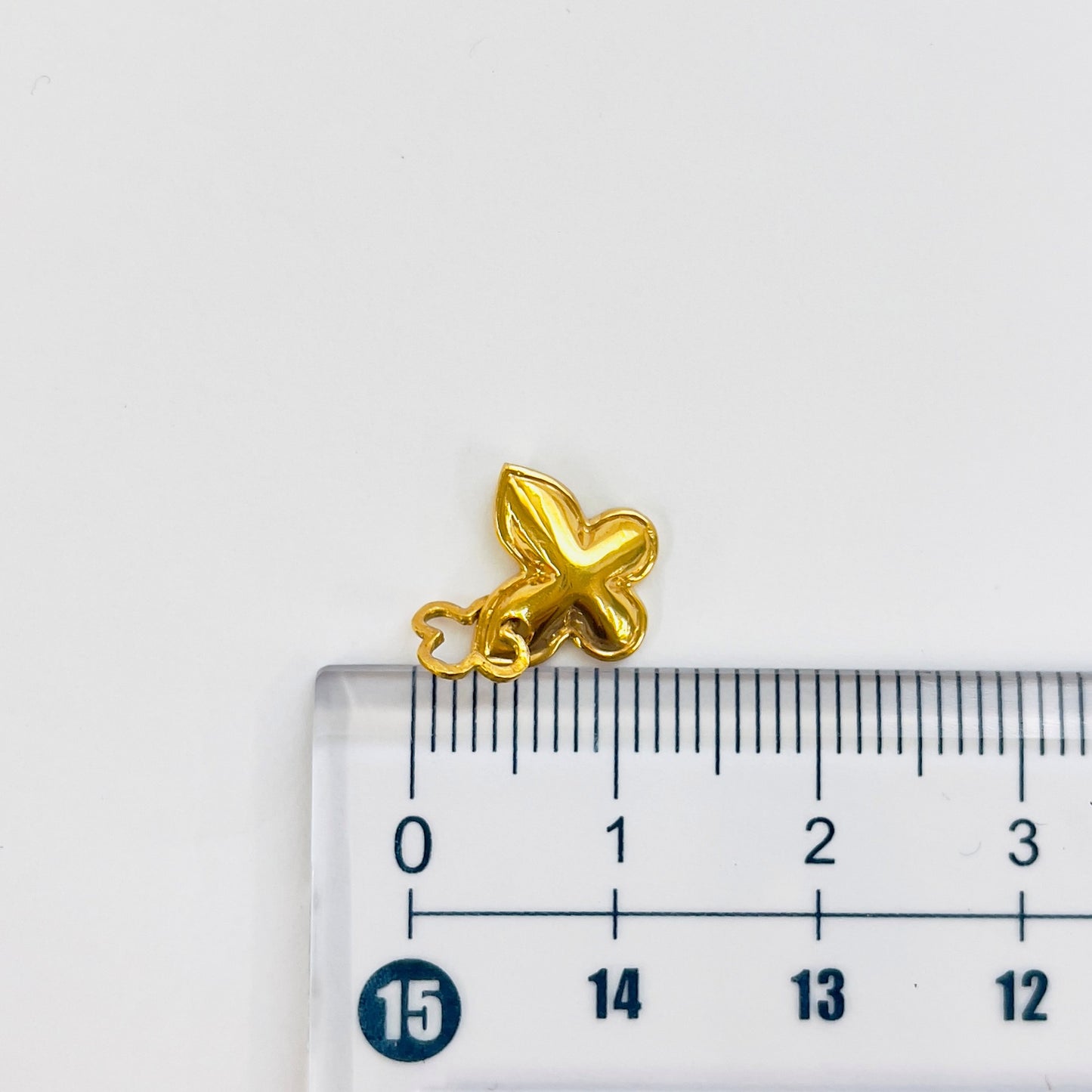 バタフライペンダントトップ　K24 純金