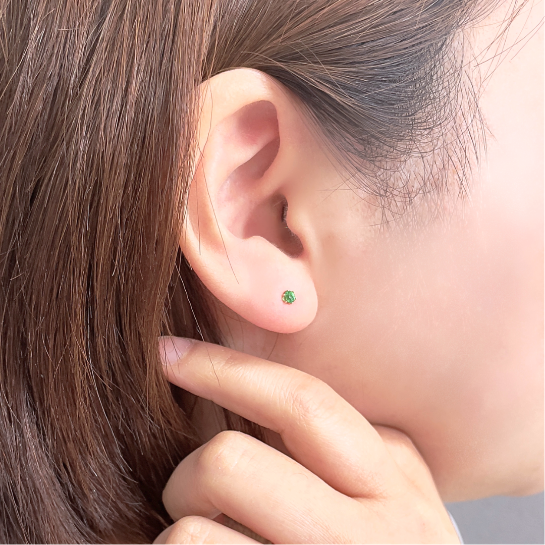 グリーンガーネット　ラウンドカット　スタッドピアス　K10YG