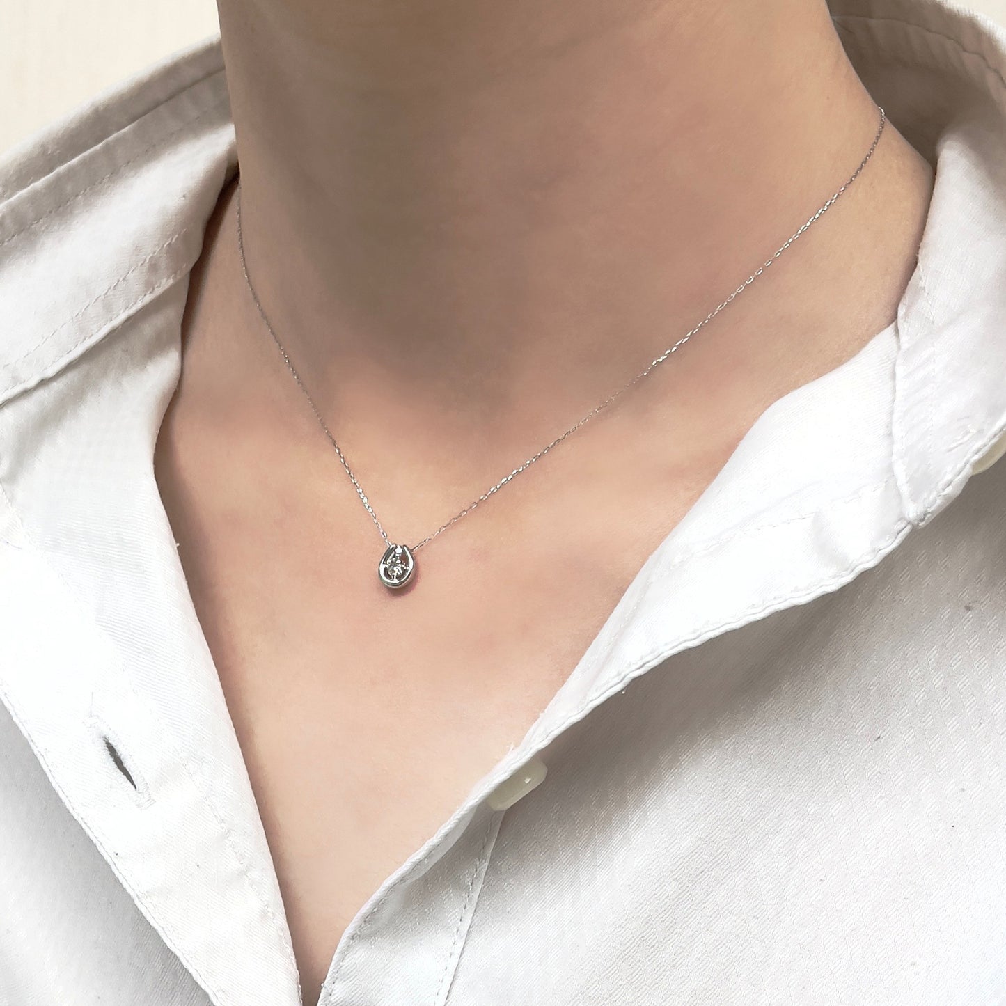 ダイヤモンド　ネックレス　プラチナ