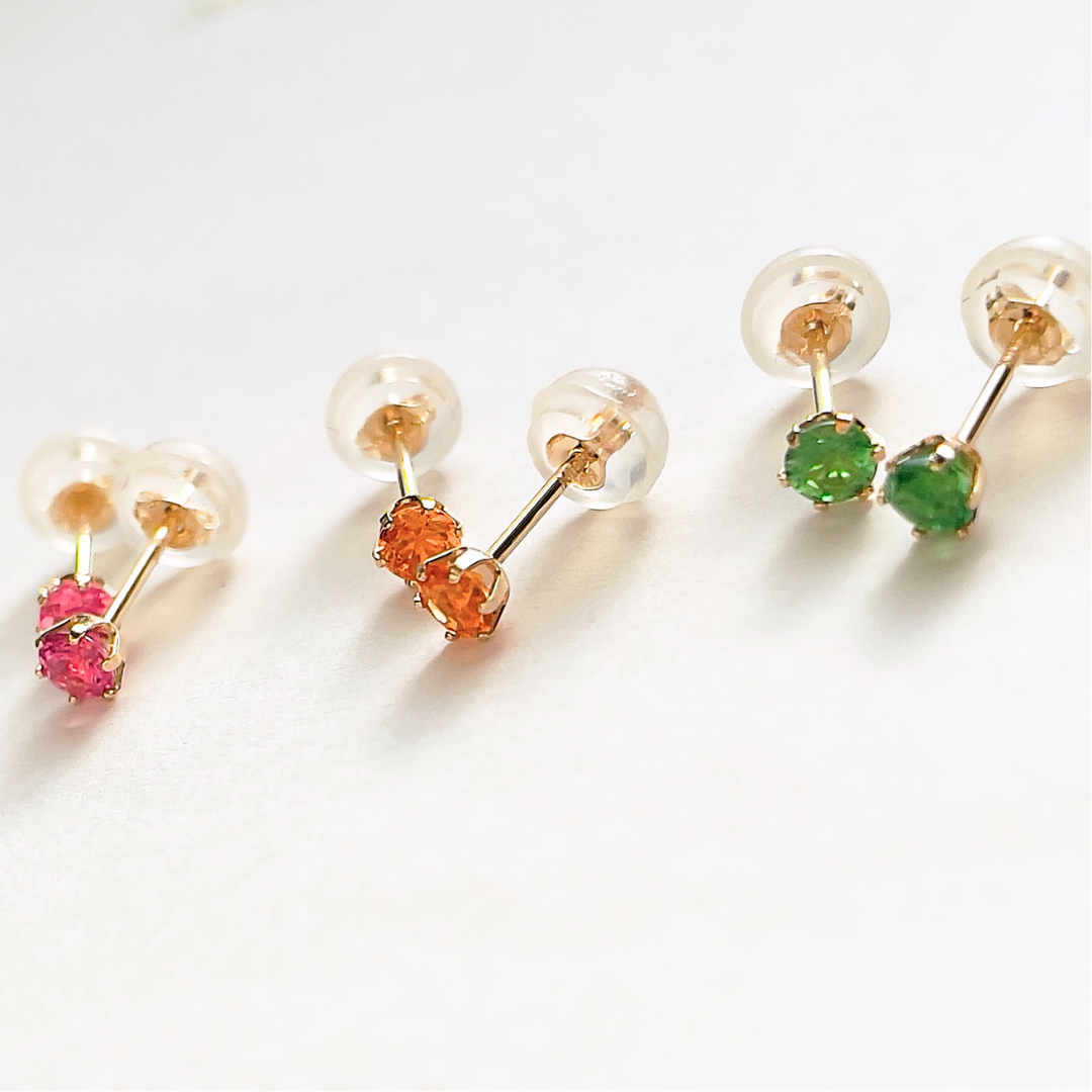 グリーンガーネット　ラウンドカット　スタッドピアス　K10YG