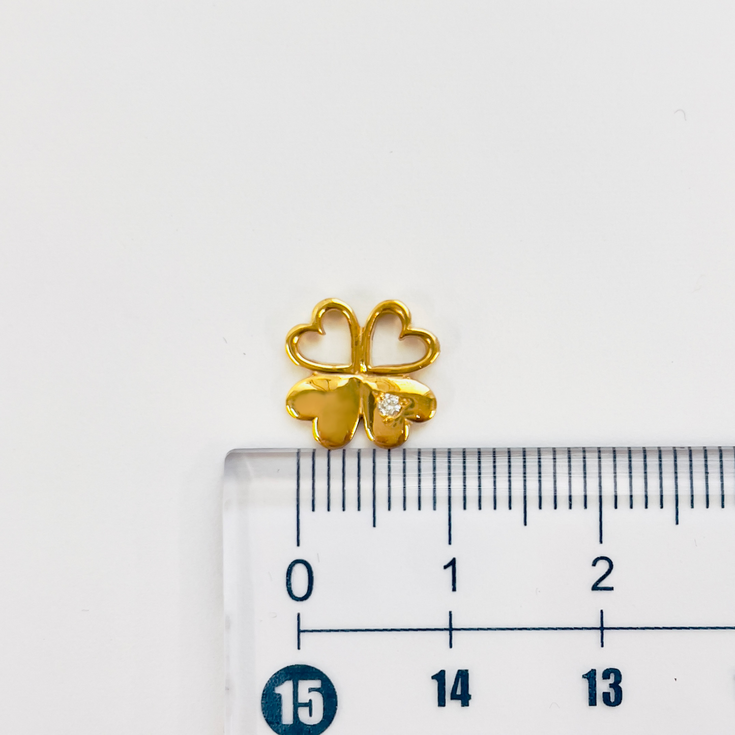 ダイヤモンド　クローバーペンダントトップ　K24 純金